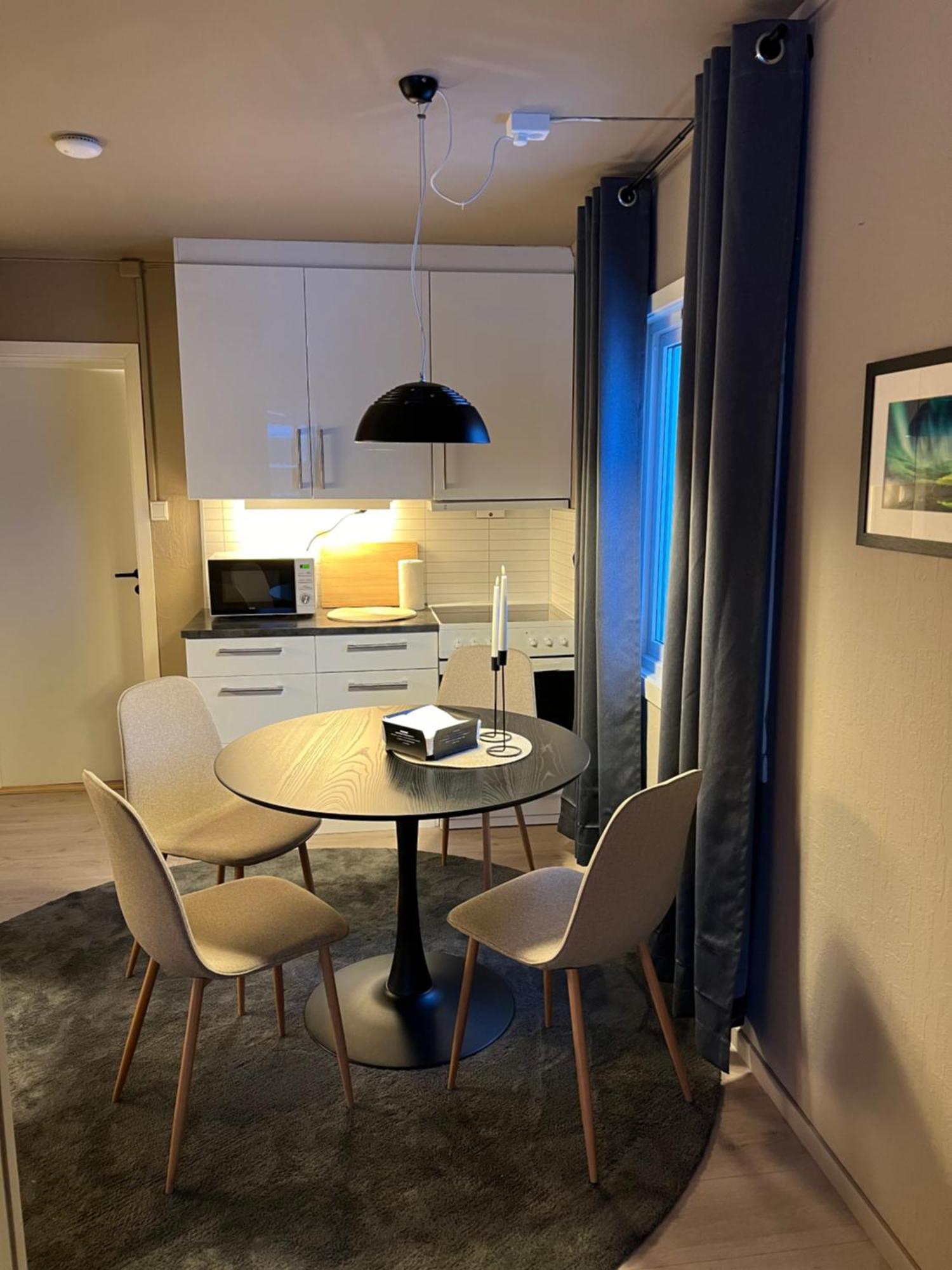 Pa Toppen Av Tromsoya Tromso
